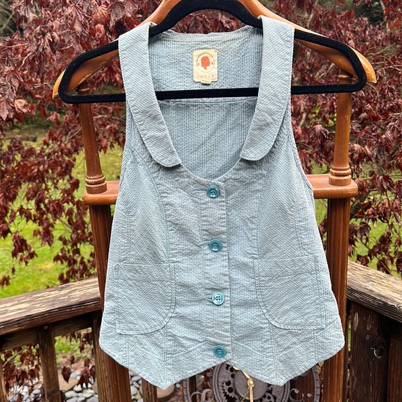 Tulle vest 5 button down belt on back 100% cotton lght blue with white stripes M - Picture 1 of 7